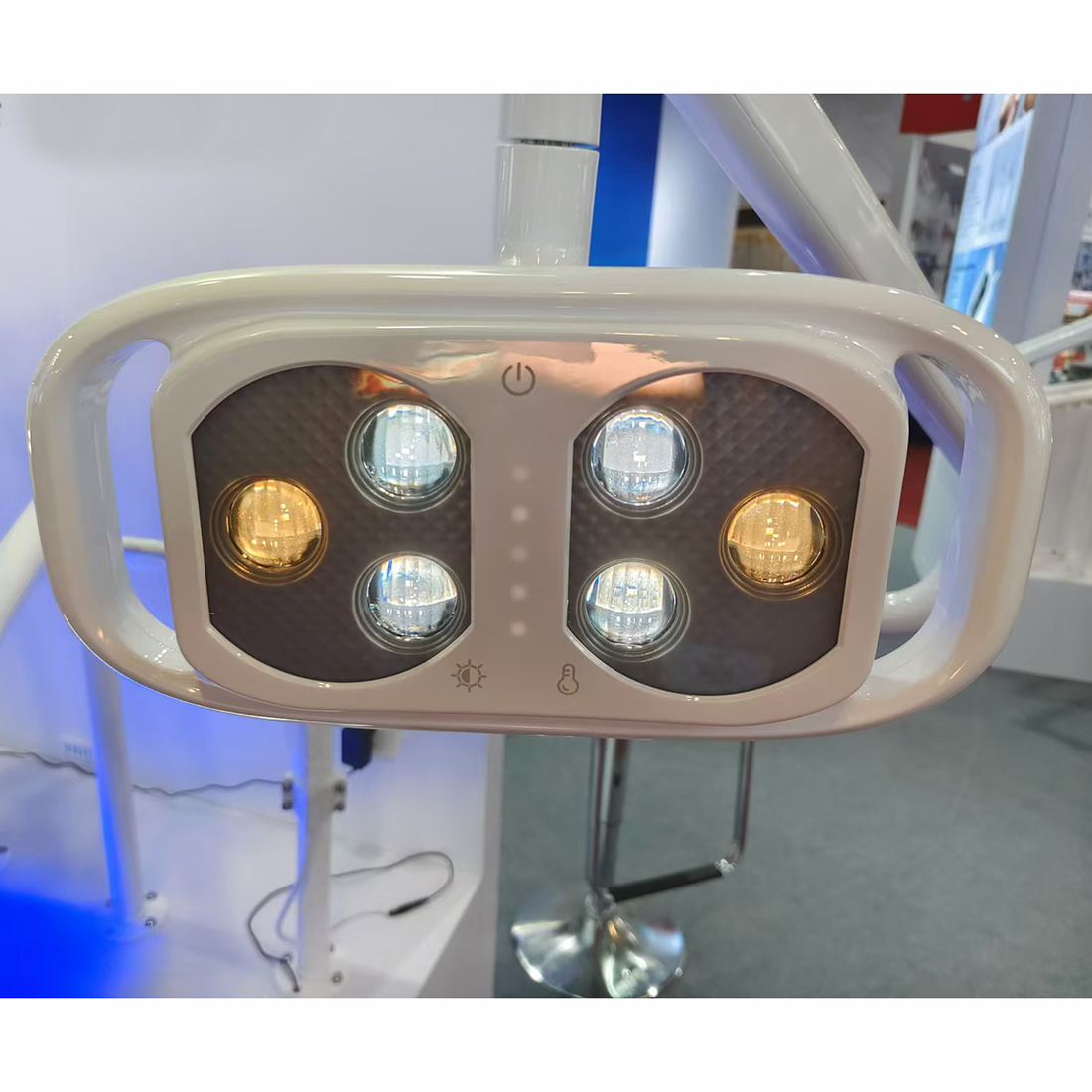 Lámpara de operación Oral Dent - Teeth Whitening With Led Light reseña y precio